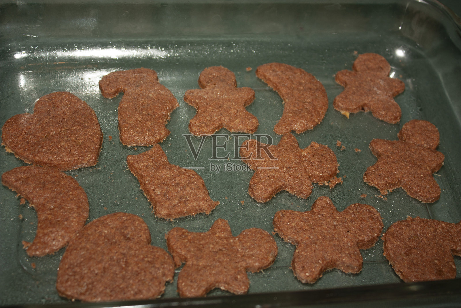 传统的姜饼圣诞饼干照片摄影图片