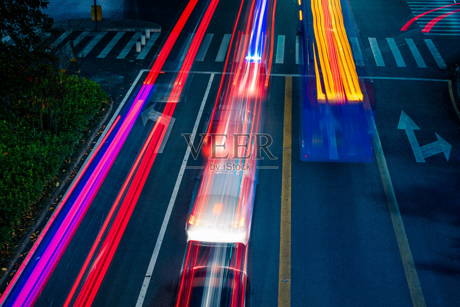 深圳市区的模糊交通照片摄影图片