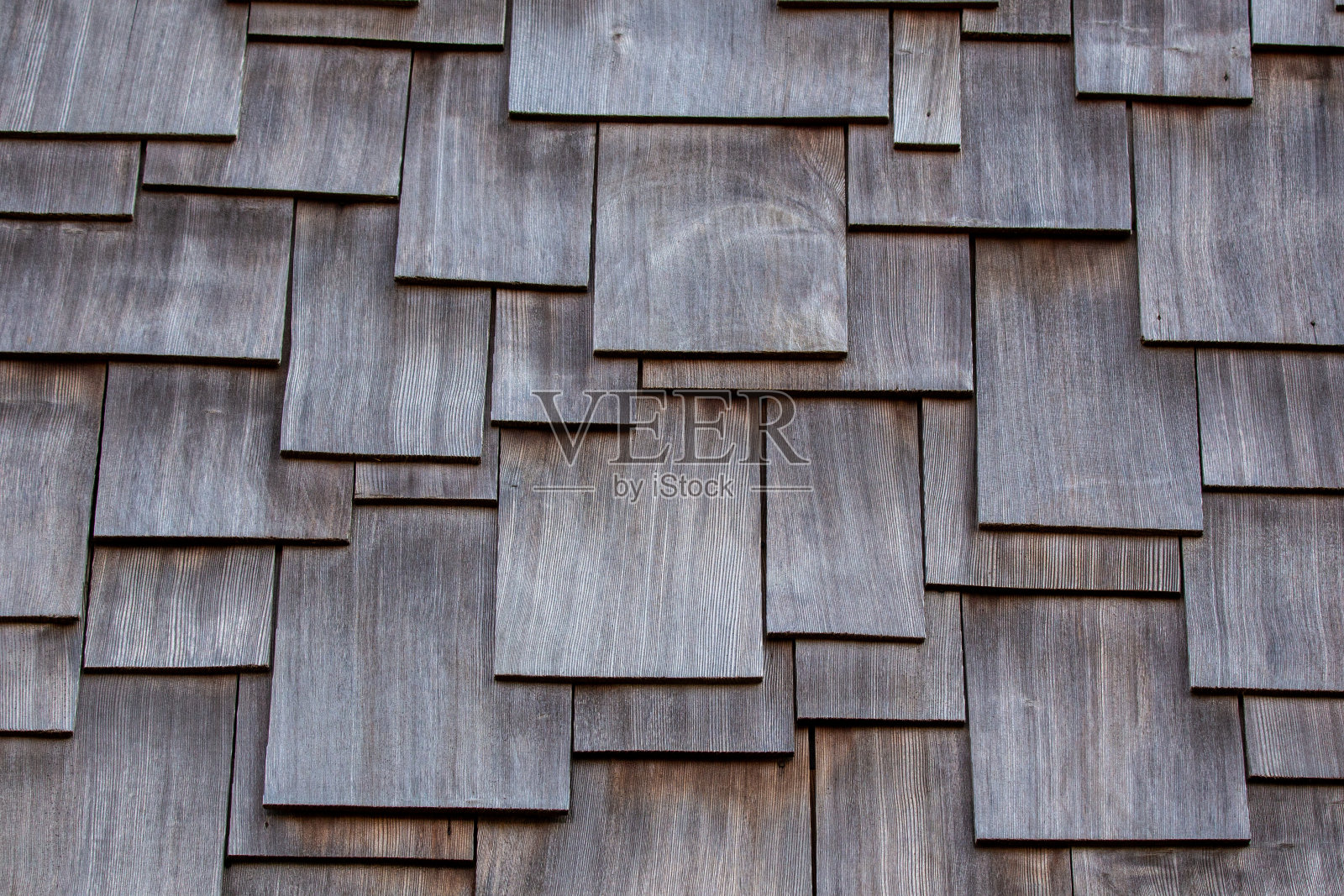 西北太平洋海岸典型的风化木瓦或木瓦:木质纹理和几何图案照片摄影图片