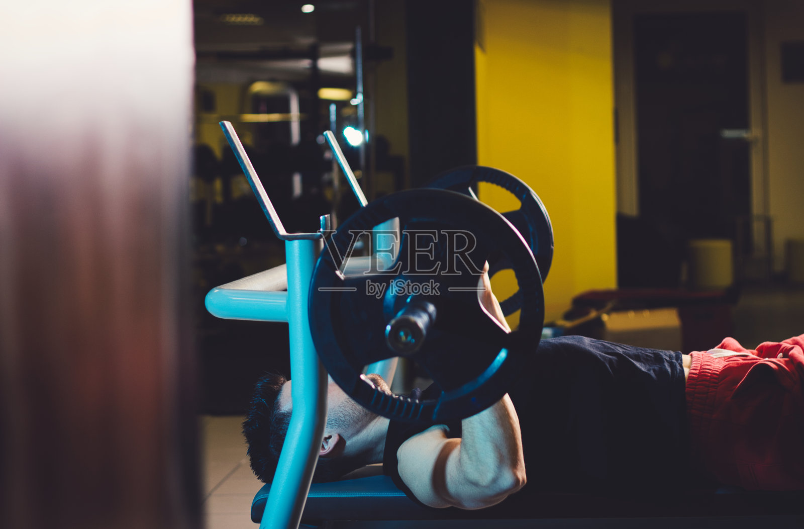 健美运动员的体重照片摄影图片