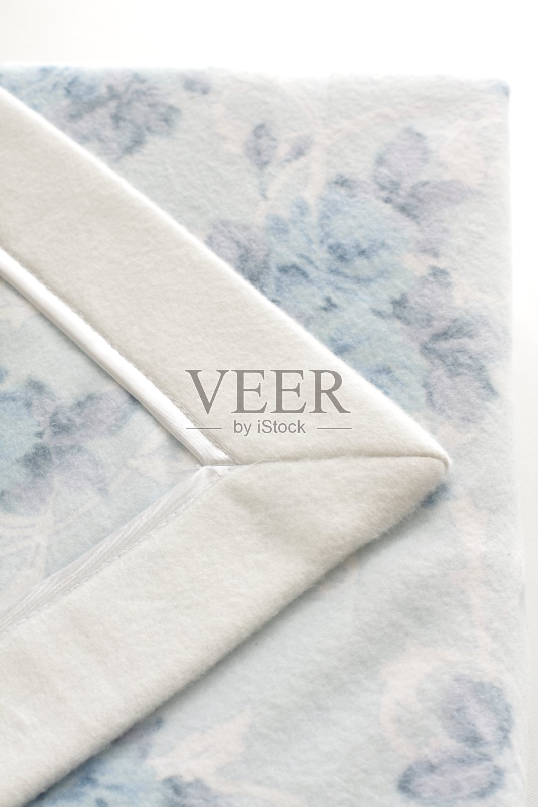 没有牌子的蓝色花毯照片摄影图片