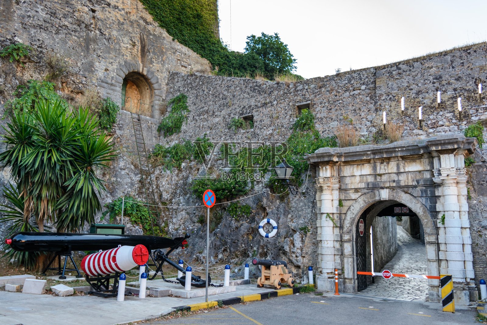 希腊科孚镇的街道照片摄影图片
