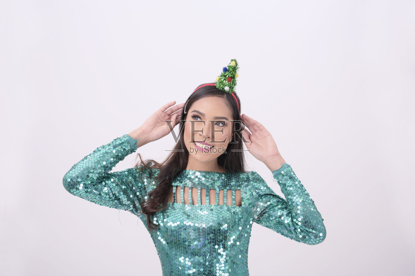 圣诞派对上的女人照片摄影图片