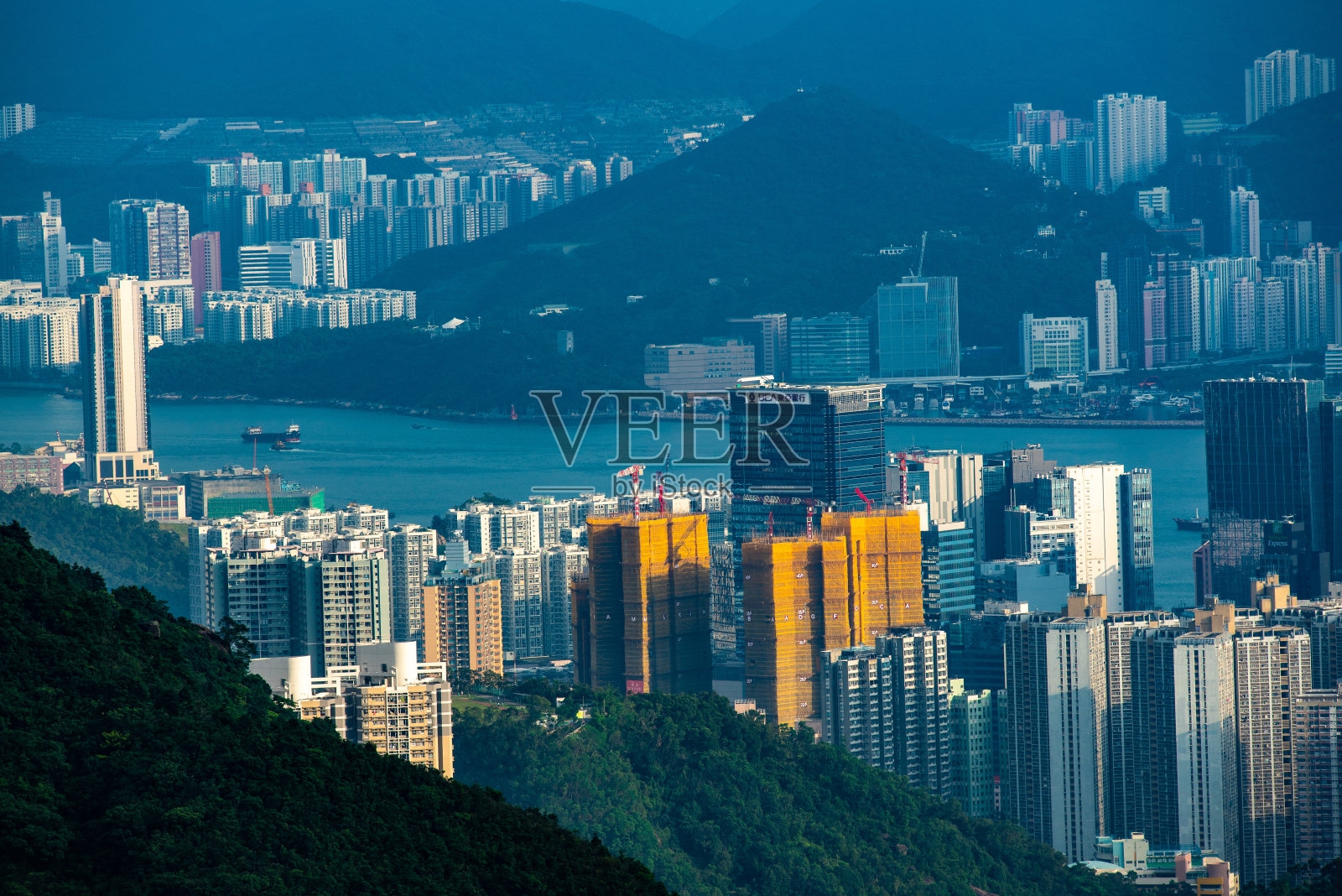 中国香港——2019年8月,傍晚时分,香港鸟瞰照片摄影图片