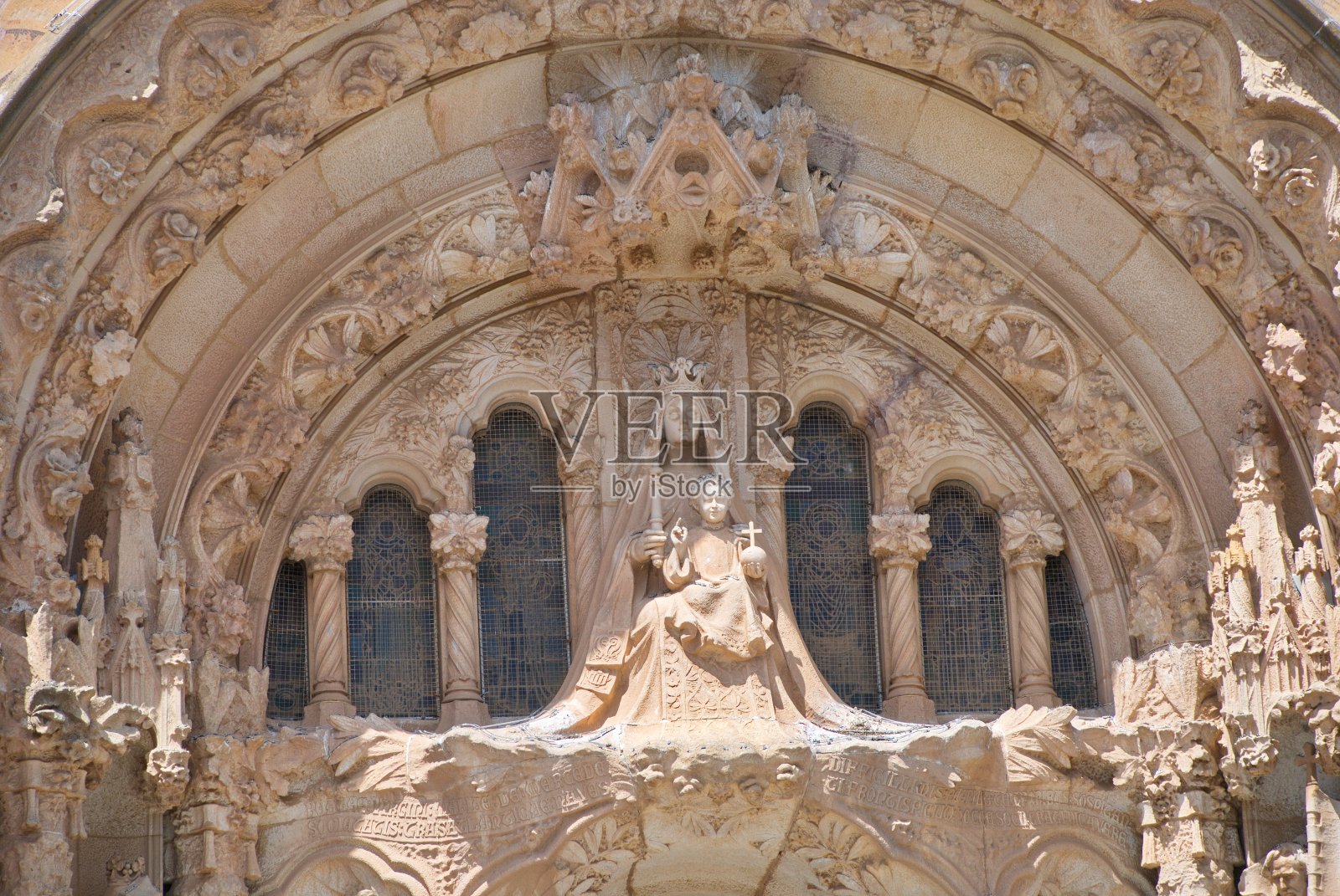 西班牙巴塞罗那- 2019年8月14日:Tibidabo山上的圣心神庙照片摄影图片