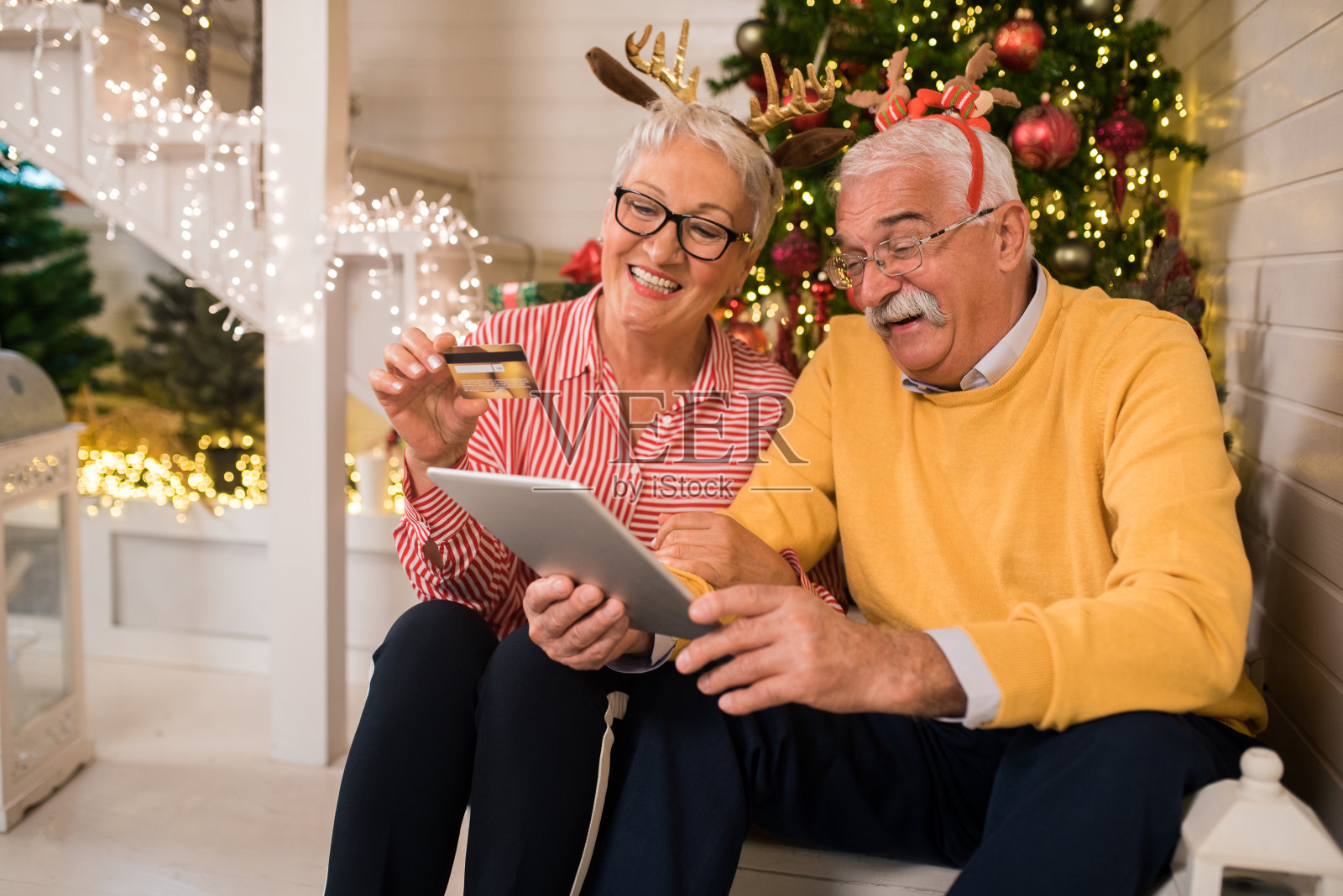 网上选购圣诞礼物照片摄影图片