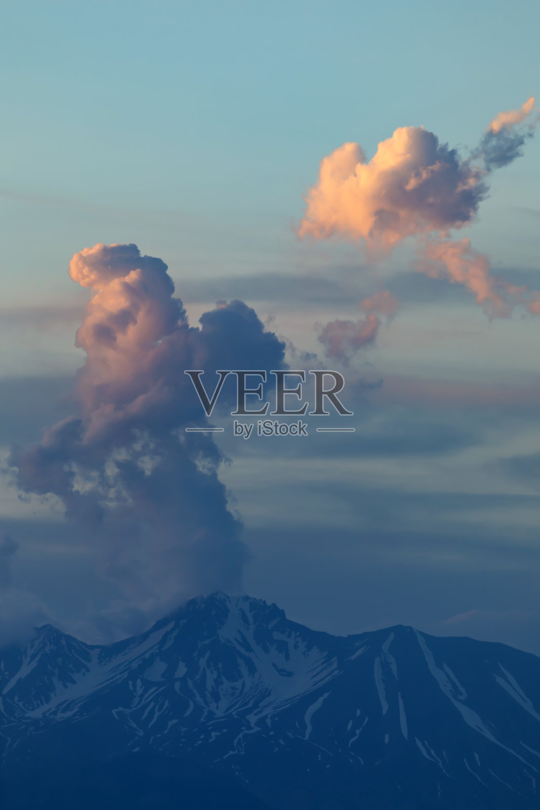 埃尔西耶斯山凯塞里·尤基自然背景。照片摄影图片