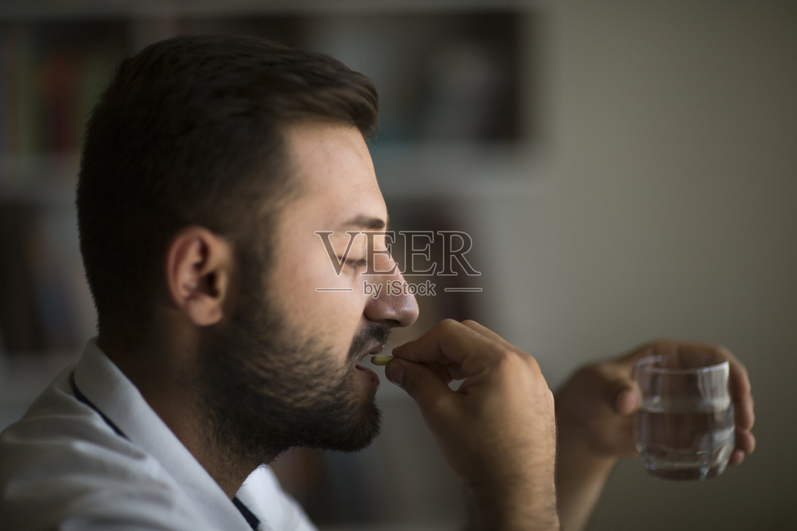 药物过量照片摄影图片