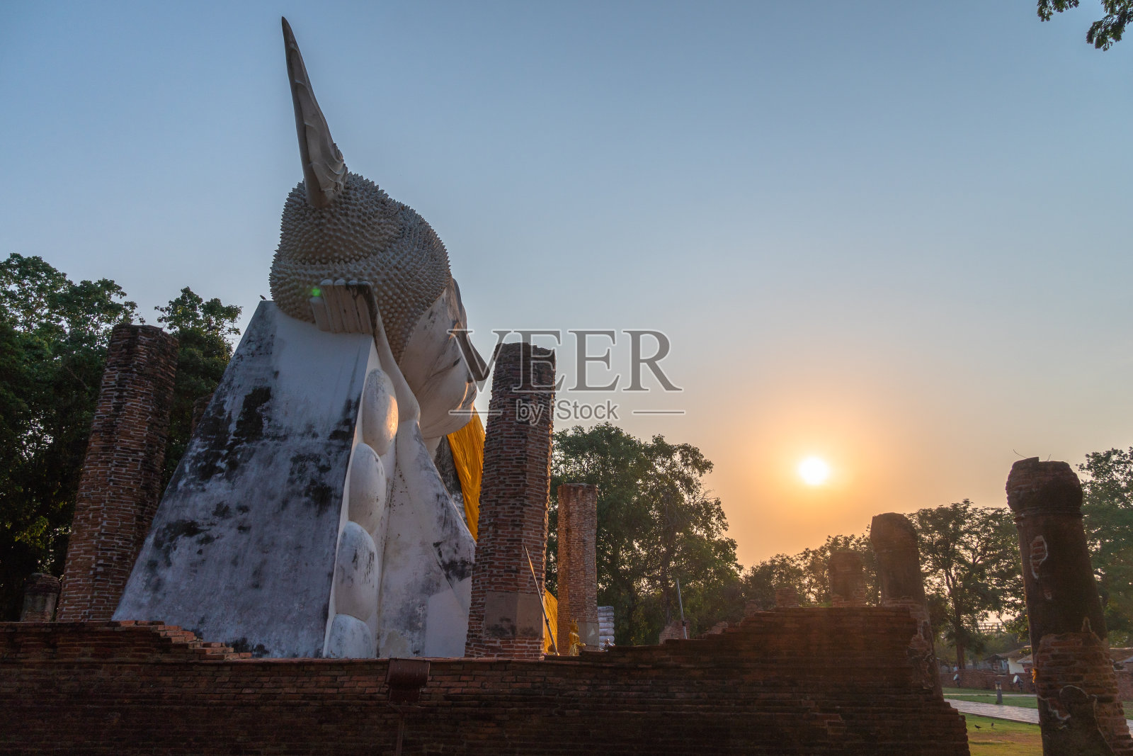 美丽卧佛的日落照片摄影图片