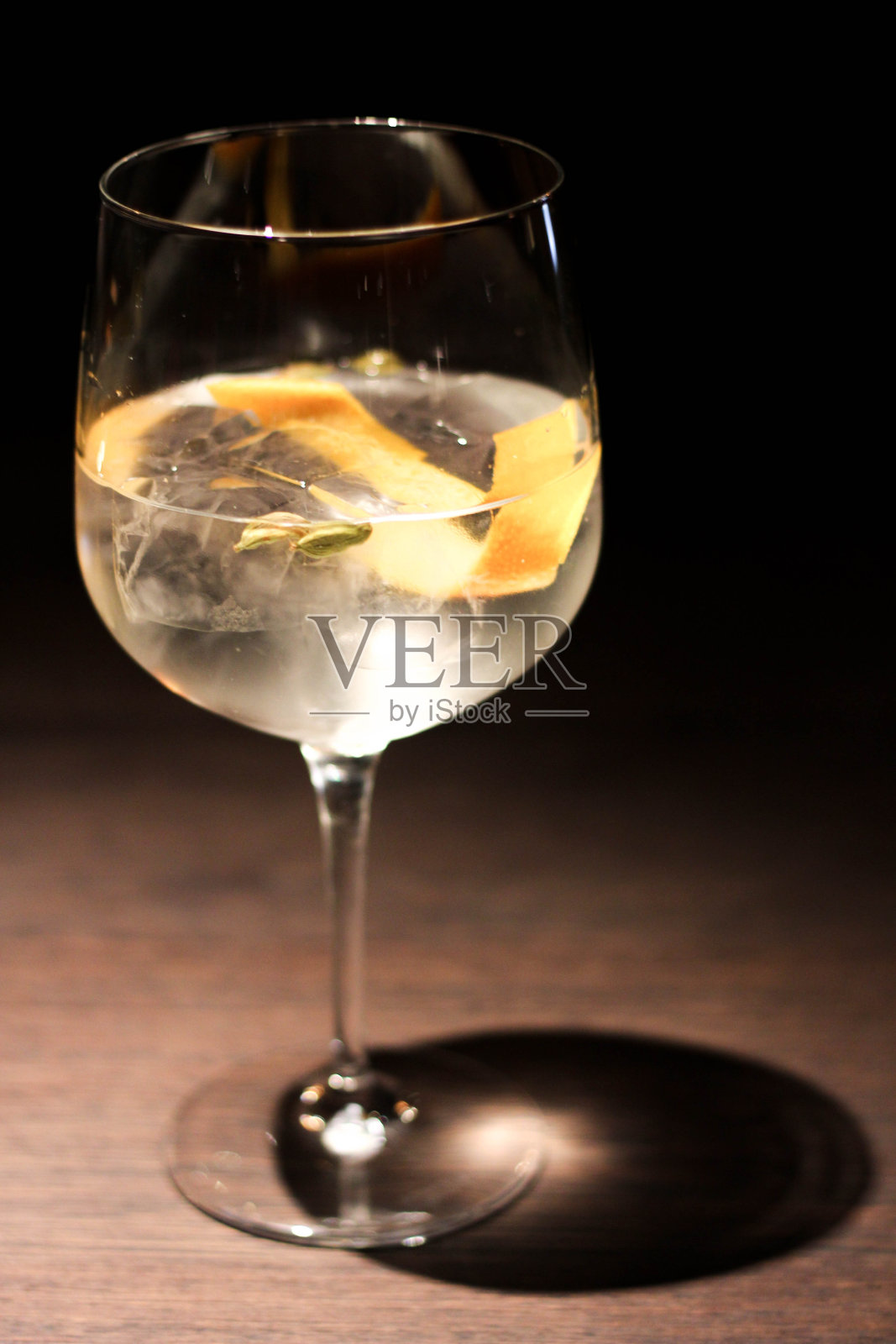 一杯杜松子酒照片摄影图片