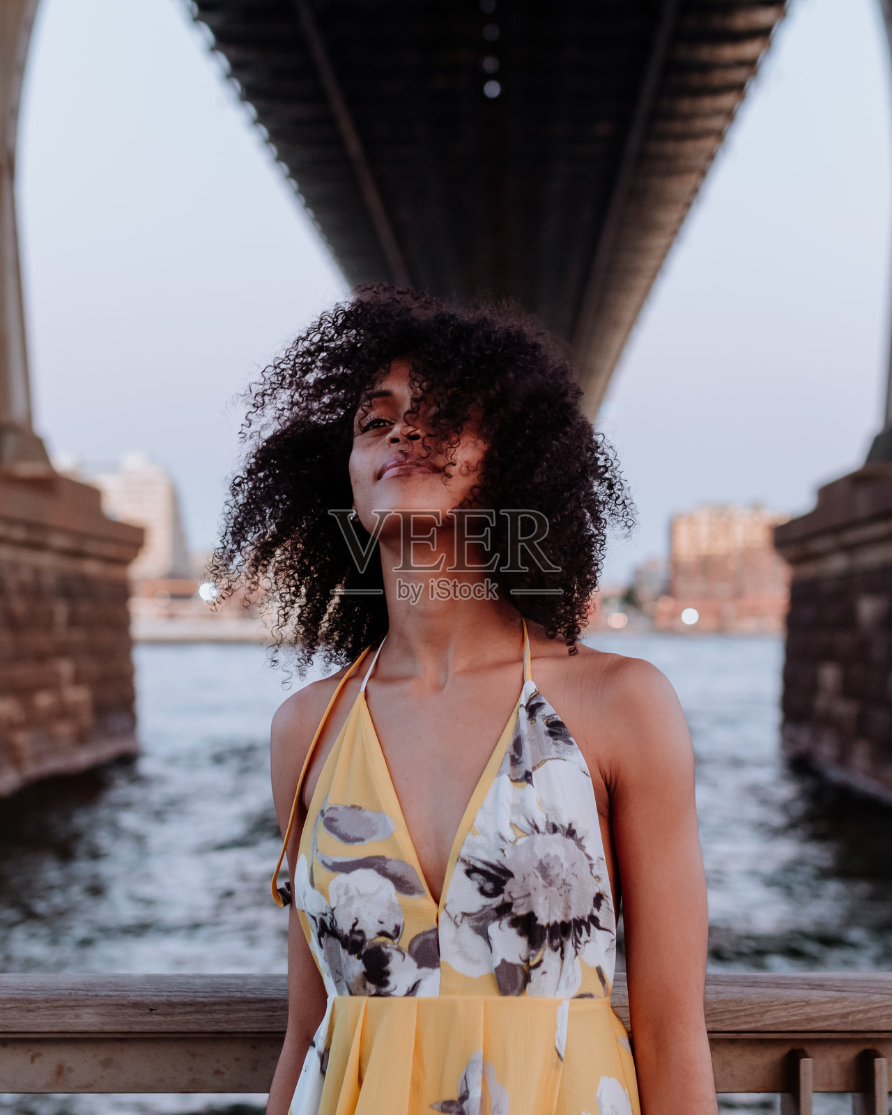 一个美丽女人的肖像照片摄影图片