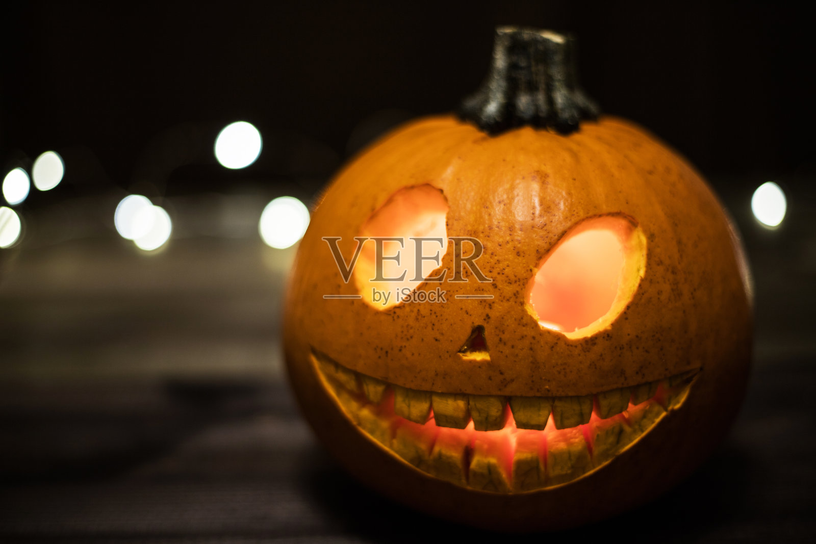 万圣节雕刻南瓜,南瓜灯照片摄影图片
