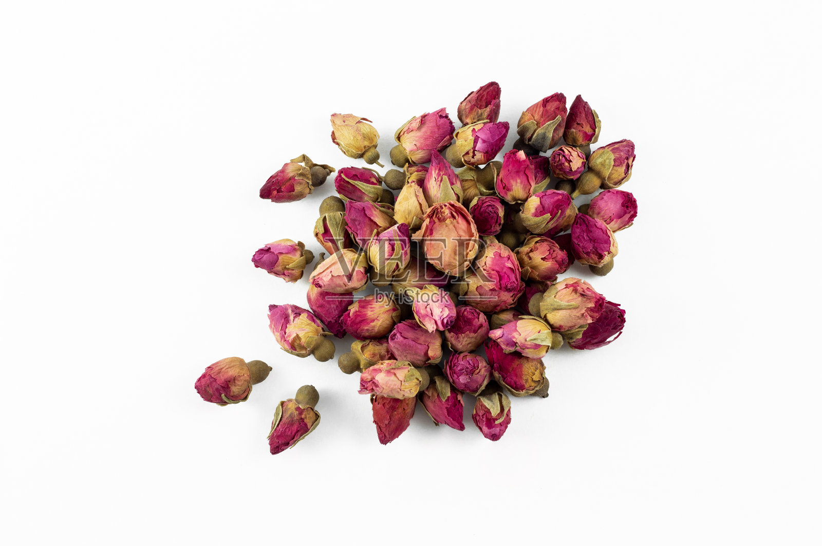 红色和粉红色的玫瑰花蕾茶在白色的背景照片摄影图片
