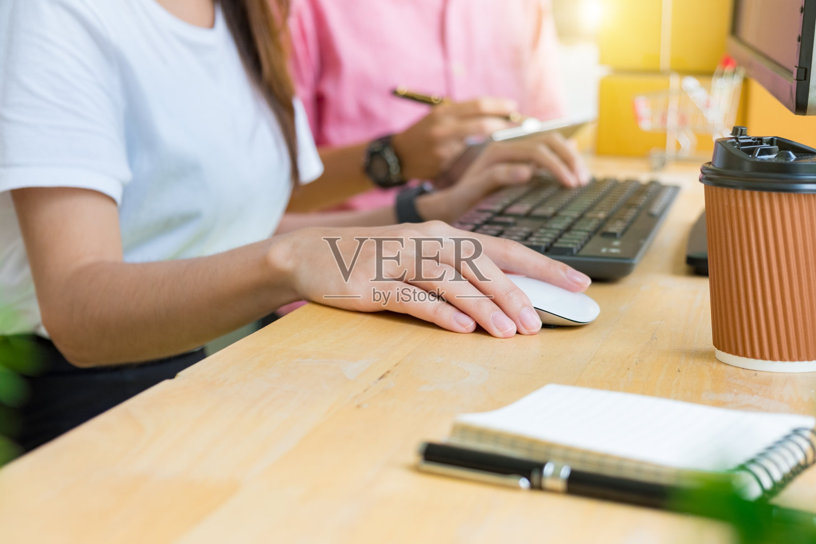 业务团队在场,专业投资者工作照片摄影图片