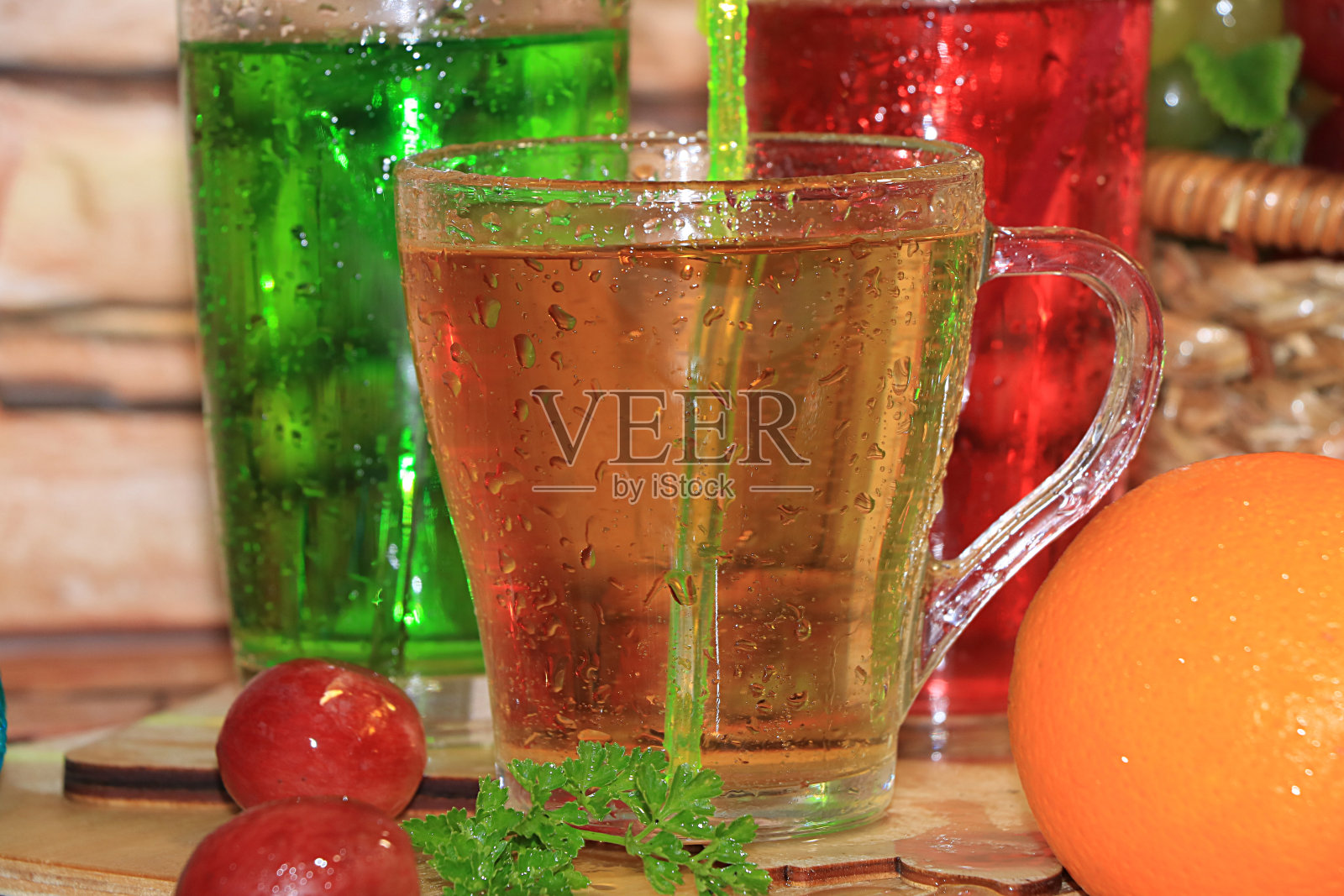 自制能量消炎饮料和成分。它具有抗炎和抗氧化的特性照片摄影图片