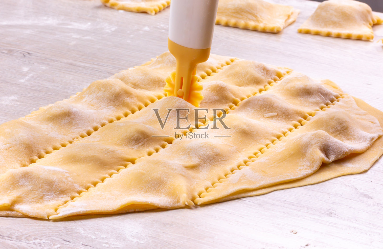 生馄饨自制近距离观看软焦点照片摄影图片