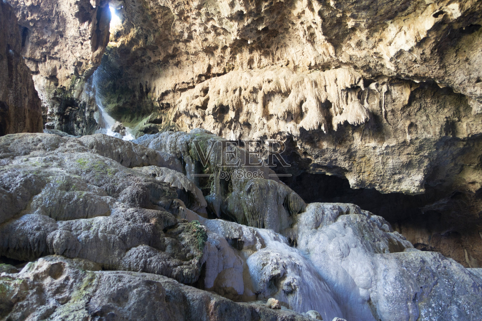 土耳其Denizli的Kaklik洞穴中的白色矿物岩层照片摄影图片