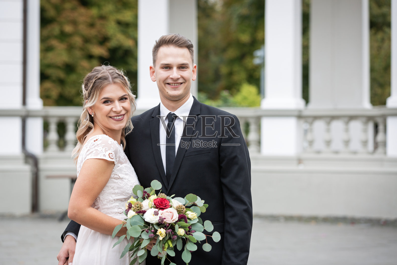 可爱的一对情侣照片摄影图片