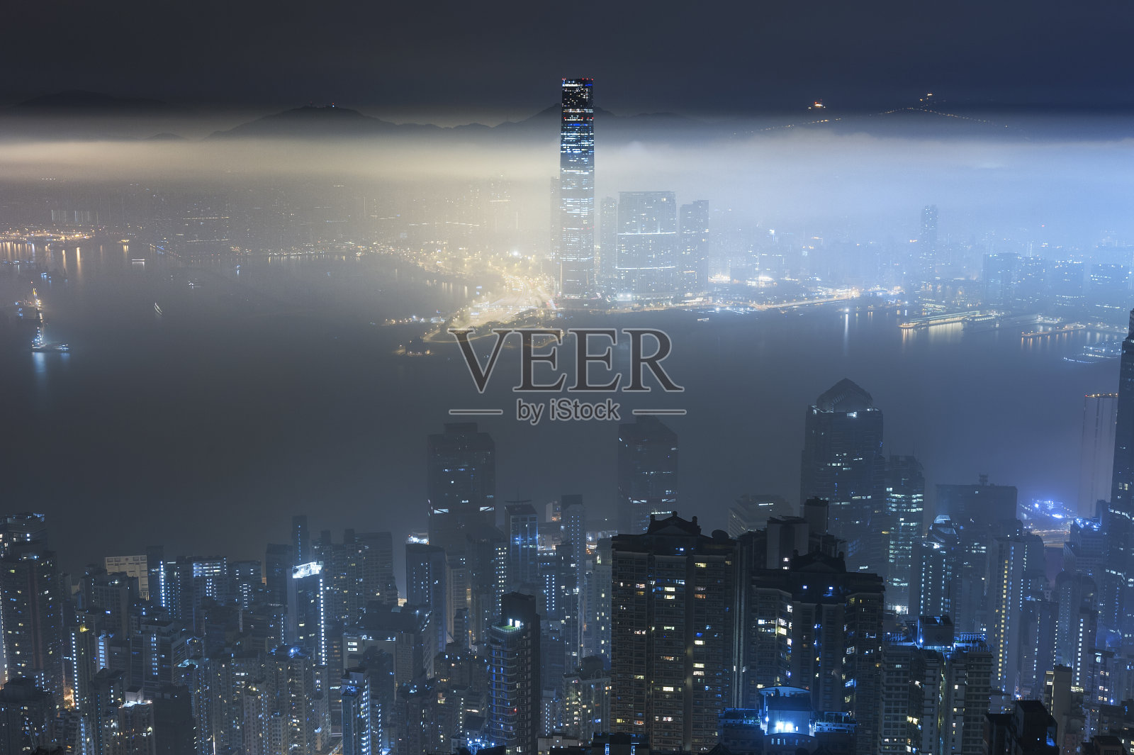 多雾的城市照片摄影图片