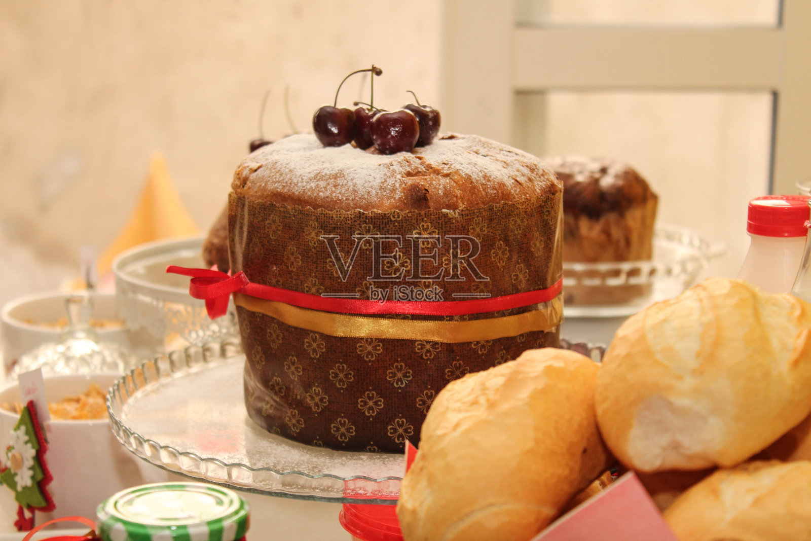 圣诞早餐餐桌,典型的食物,潘妮托内,饼干和史诗般的喜悦,巴西餐桌形象照片摄影图片