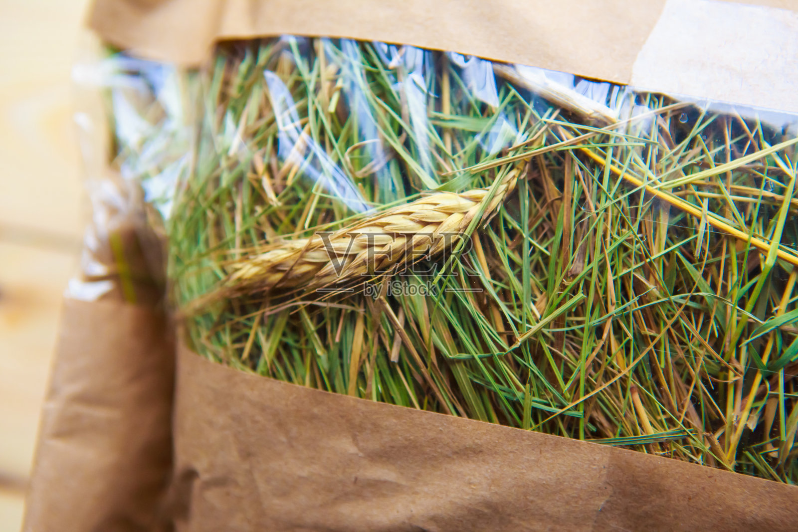 干草在包里。农业收获照片摄影图片