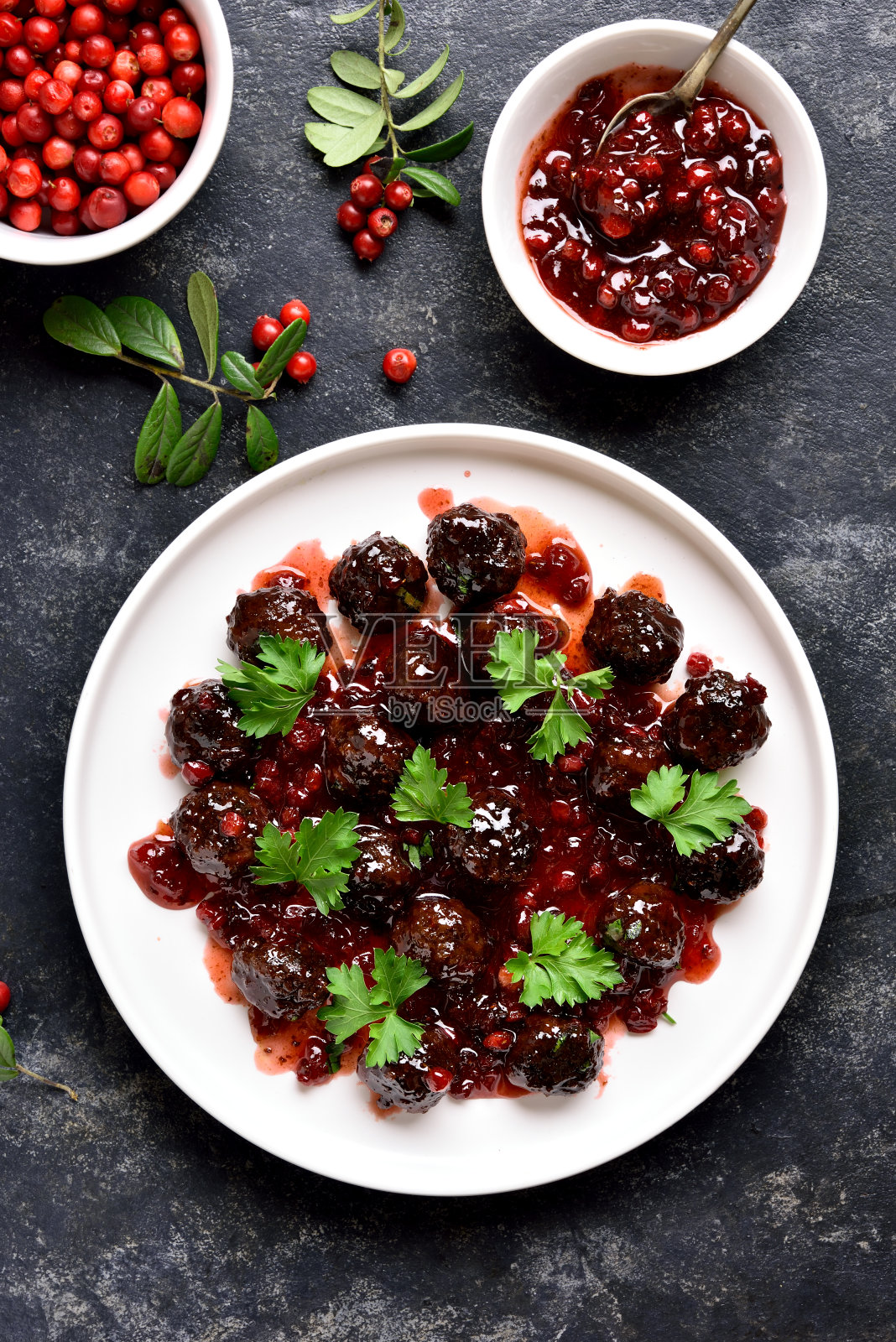 蔓越莓酱肉丸照片摄影图片