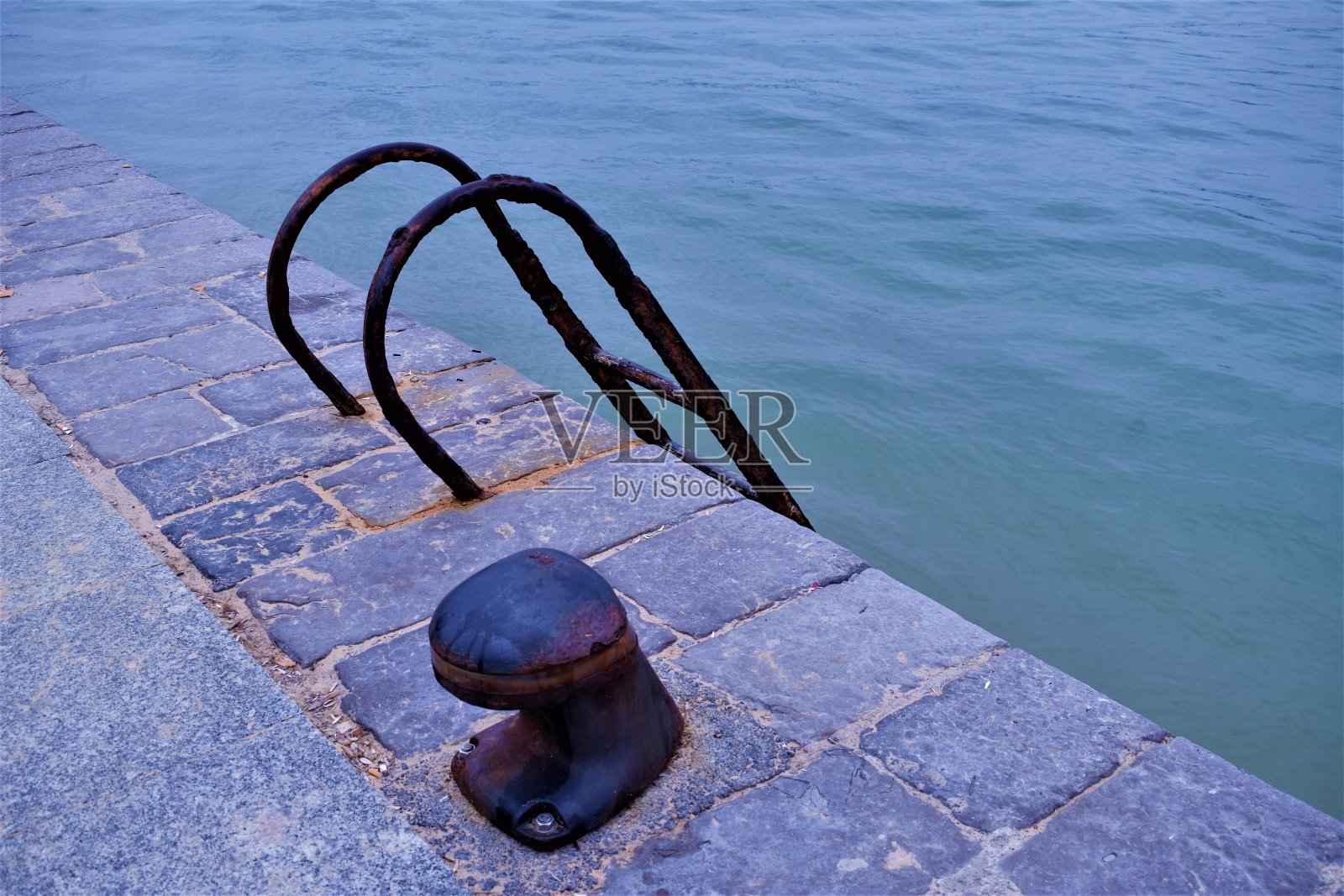 楼梯水照片摄影图片