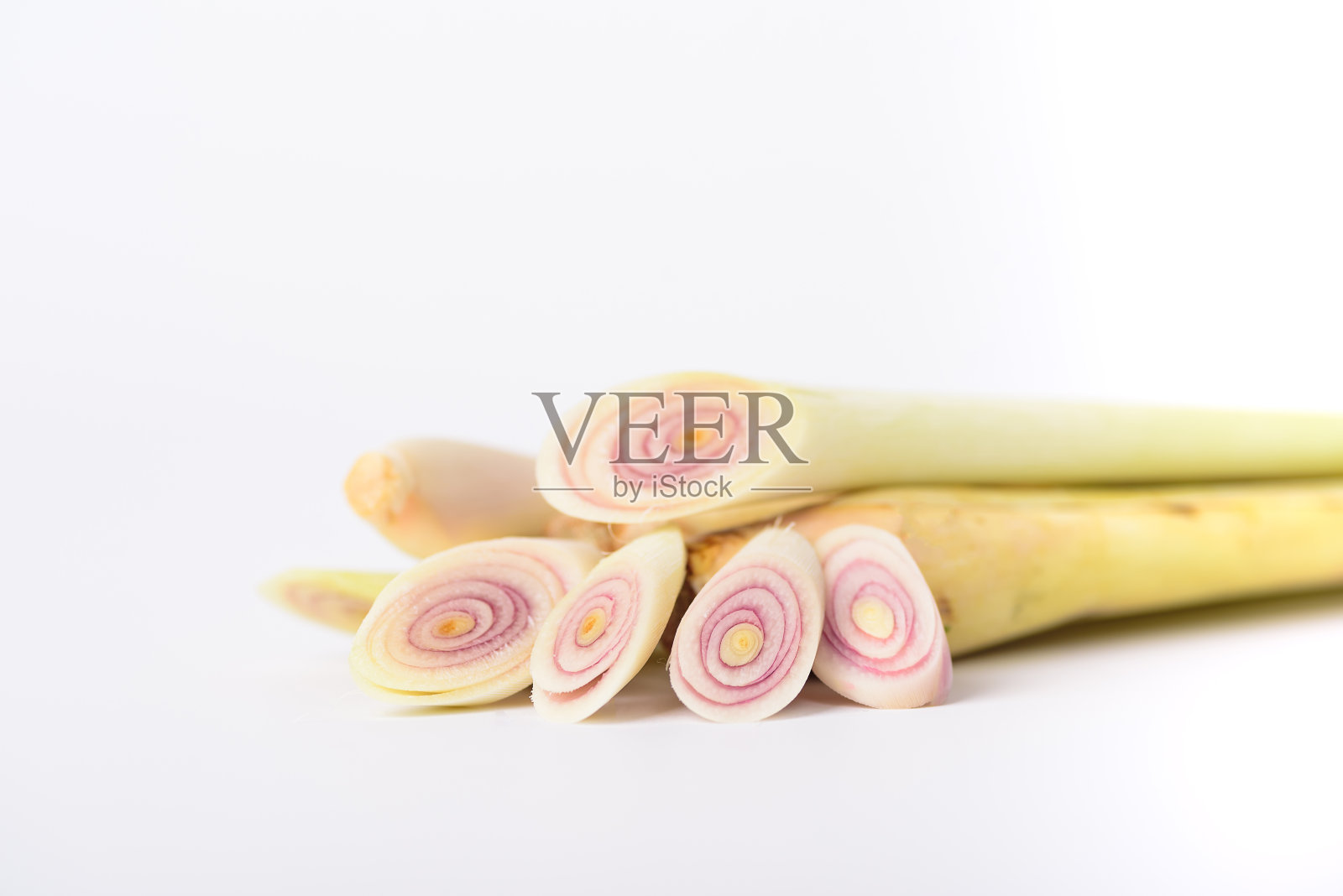 白色背景上的柠檬草照片摄影图片