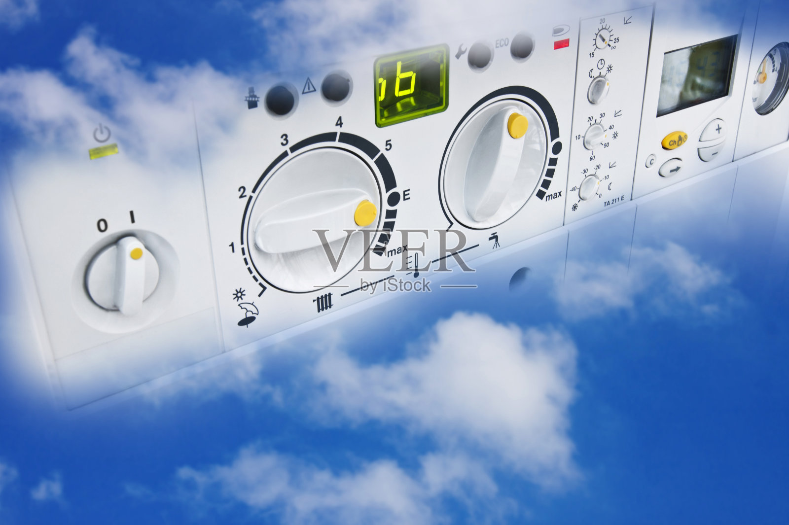 燃气加热控制元件以天空为背景照片摄影图片