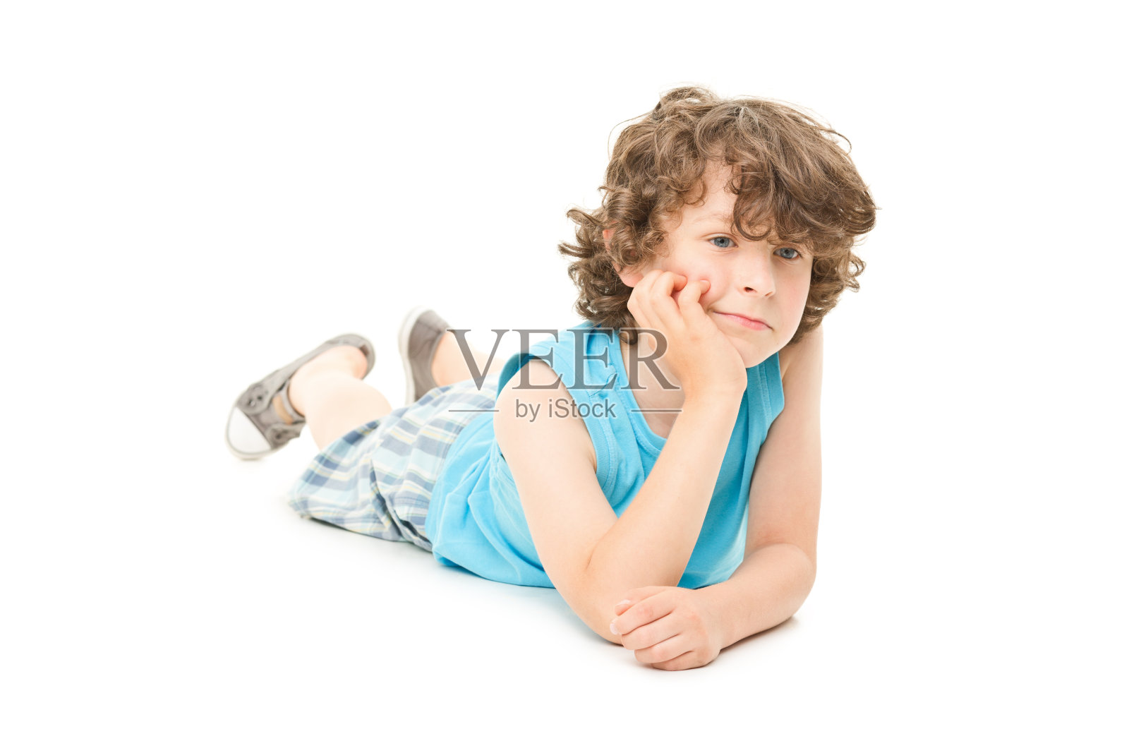 8岁男孩的全身照片照片摄影图片