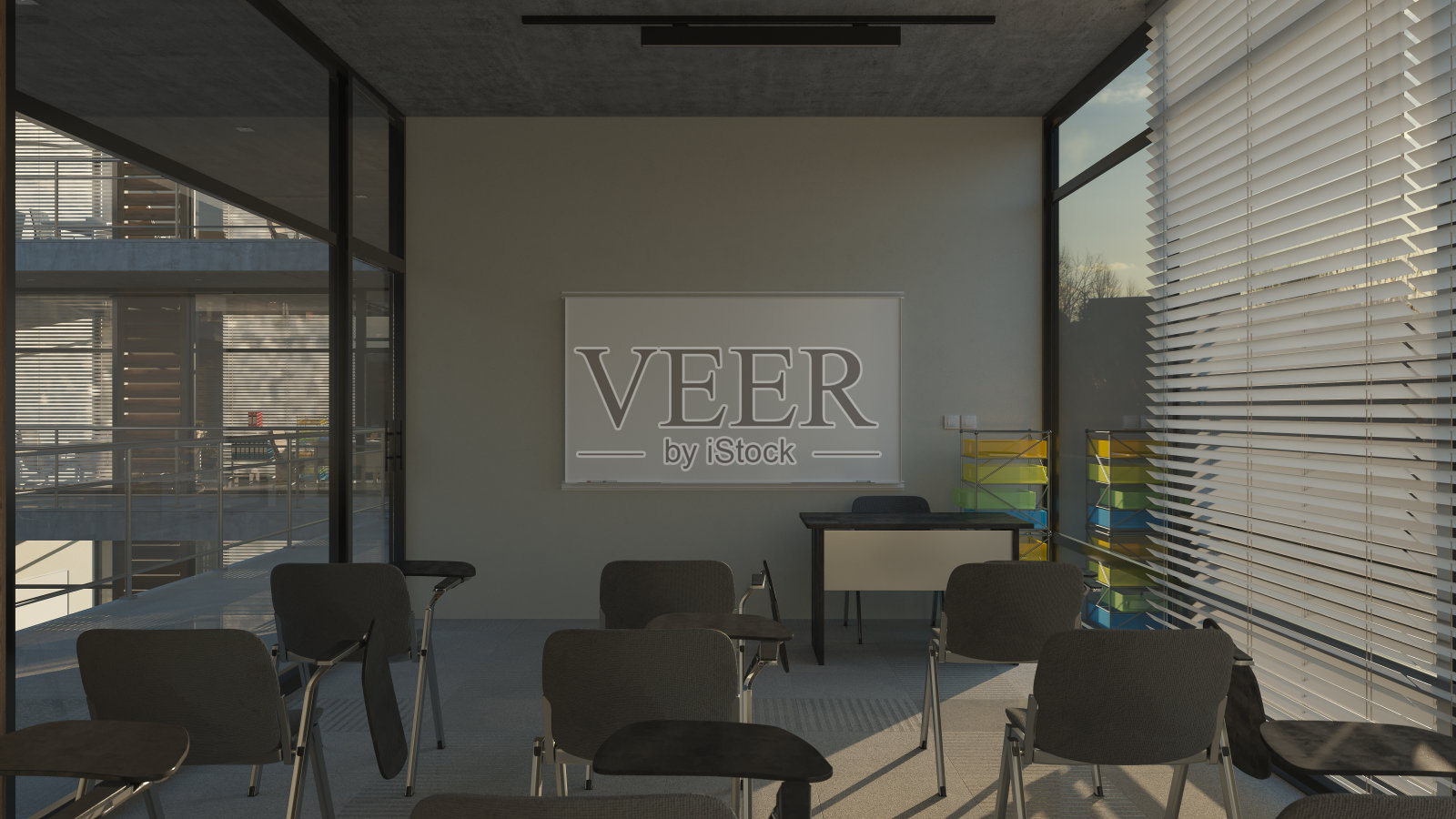 自然日光下的空会议室照片摄影图片