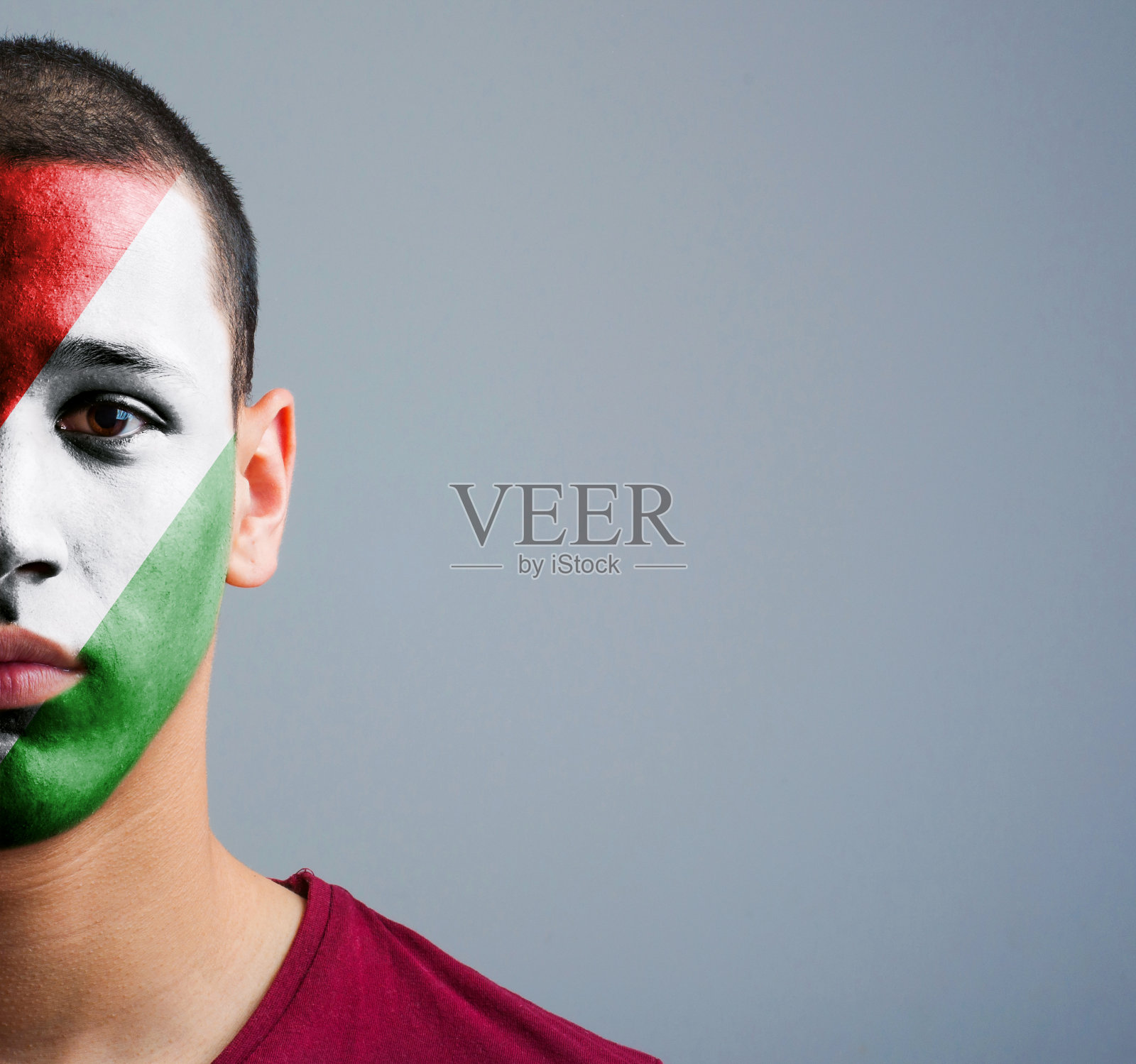 匈牙利人的肖像和彩绘国旗照片摄影图片