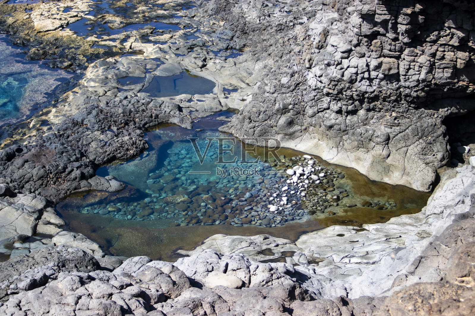 兰萨罗特火山岛的岩石海岸照片摄影图片