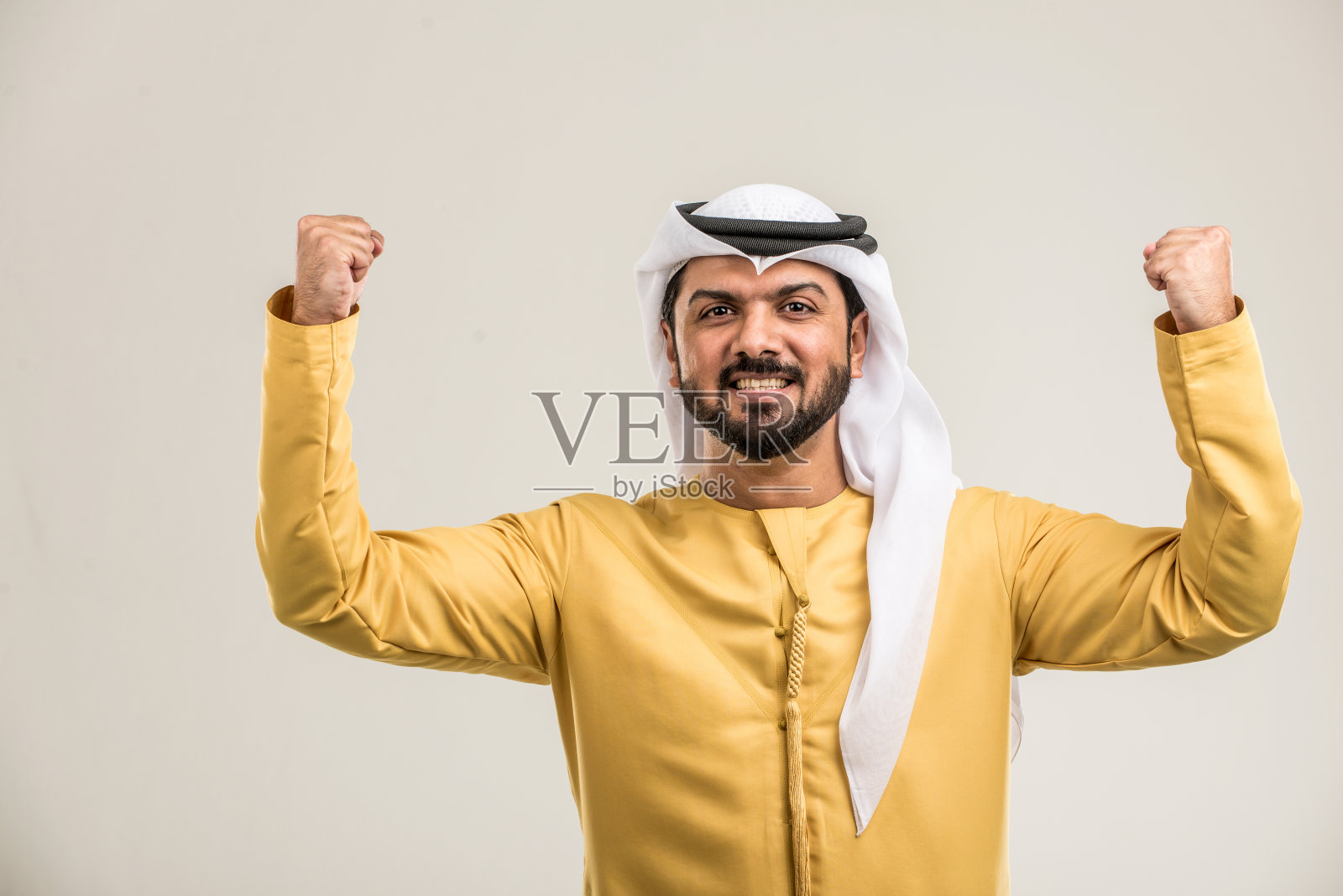 穿着传统服装的阿拉伯人照片摄影图片