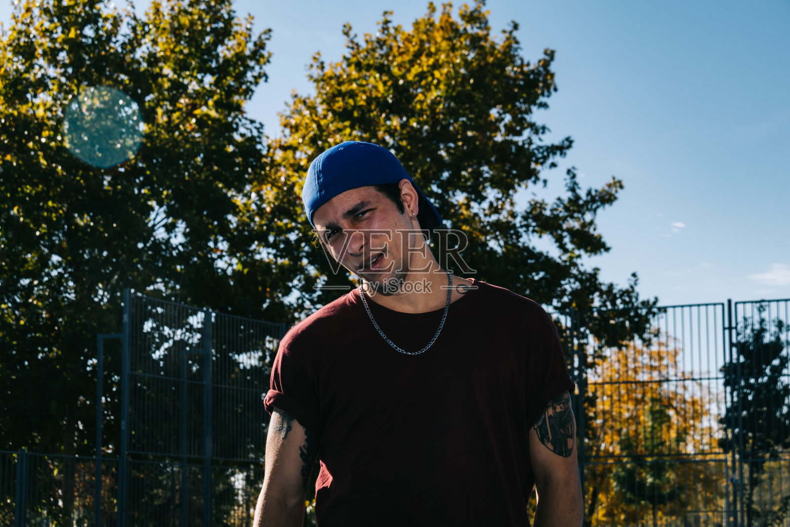 b男孩照片摄影图片