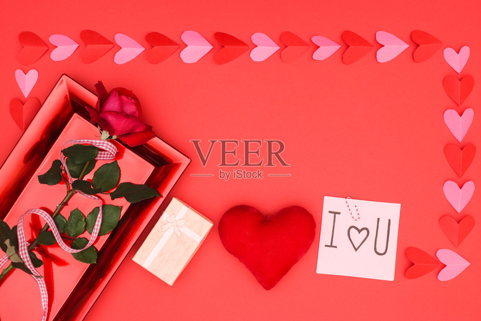 情人节装饰的红色背景-情人节快乐照片摄影图片