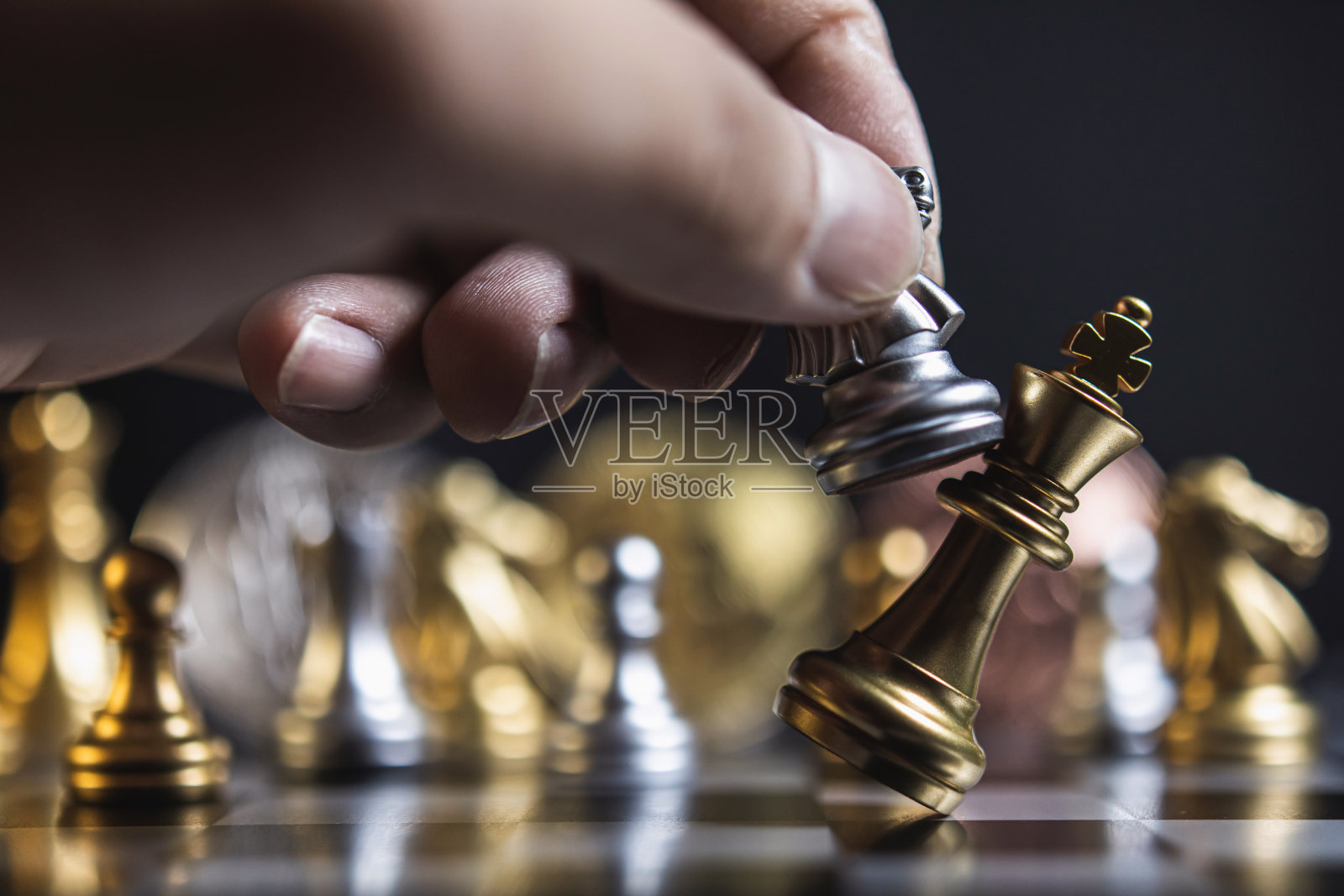 比特币的商业策略和棋类游戏照片摄影图片