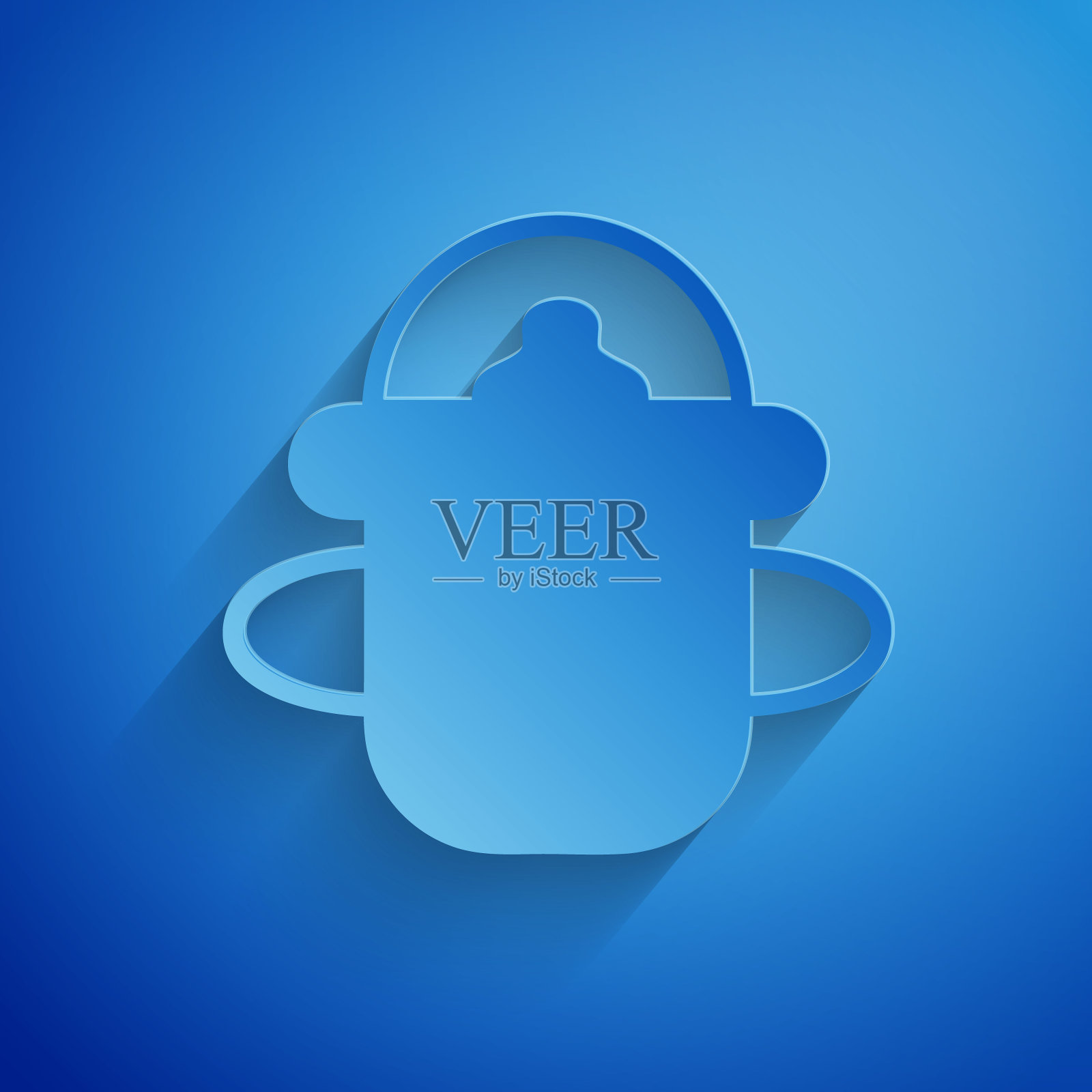 剪纸婴儿瓶图标孤立在蓝色背景。奶瓶图标。牛奶瓶的迹象。纸艺术风格。矢量图图标素材