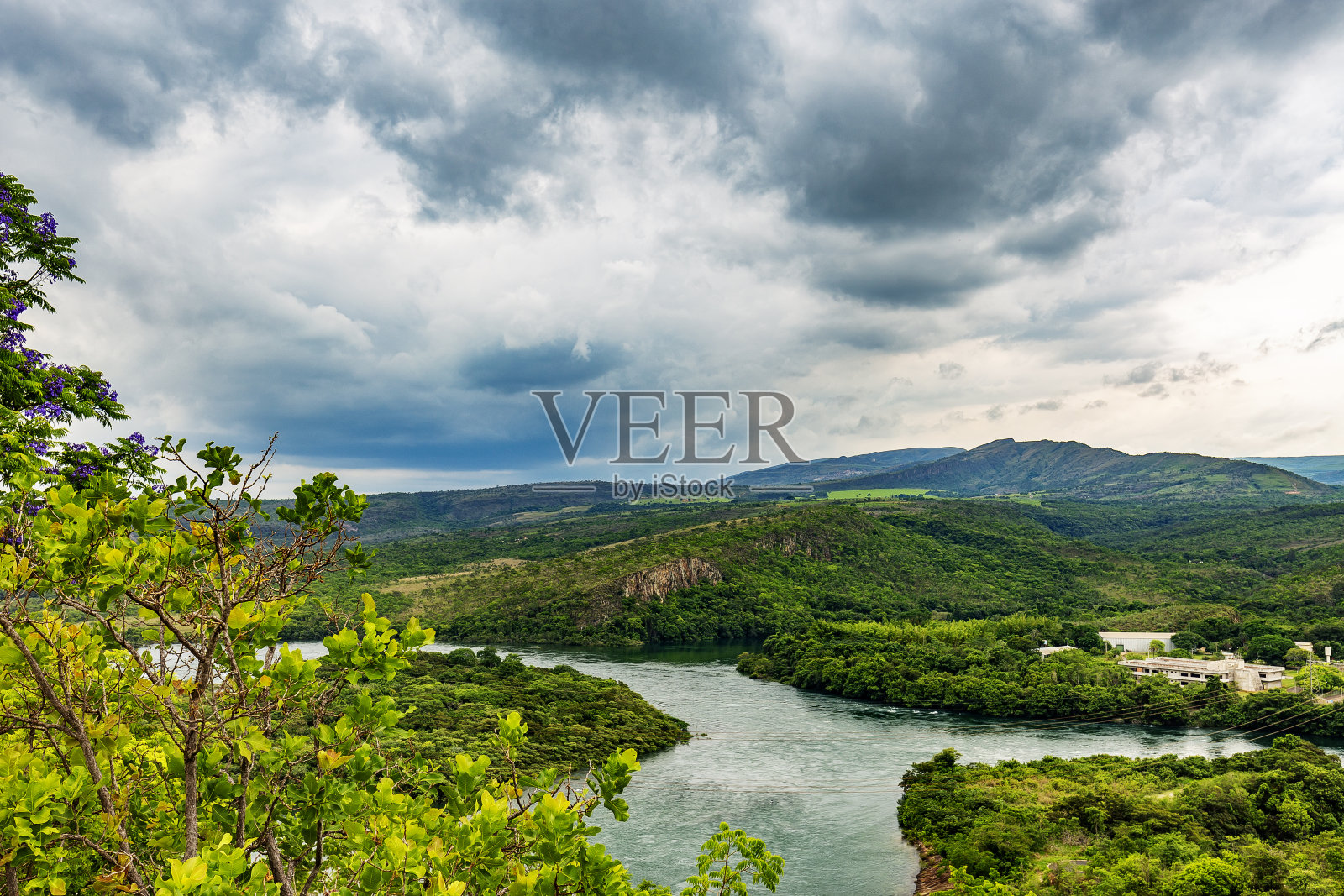 弗纳斯水电站,位于巴西米纳斯吉拉斯州里约热内卢Grande,又名米纳斯海照片摄影图片