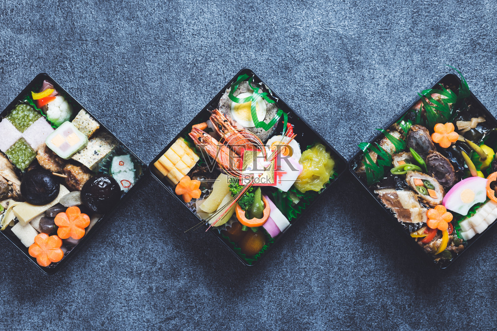 传统的日本新年菜肴照片摄影图片