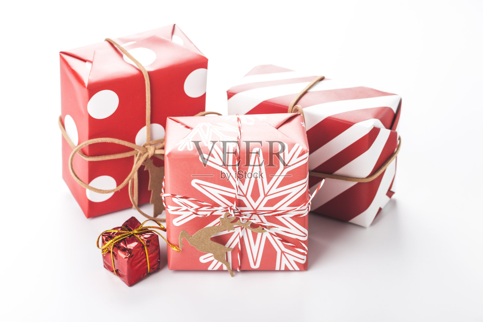 圣诞背景与礼品盒,准备假期。顶部视图与复制空间。照片摄影图片