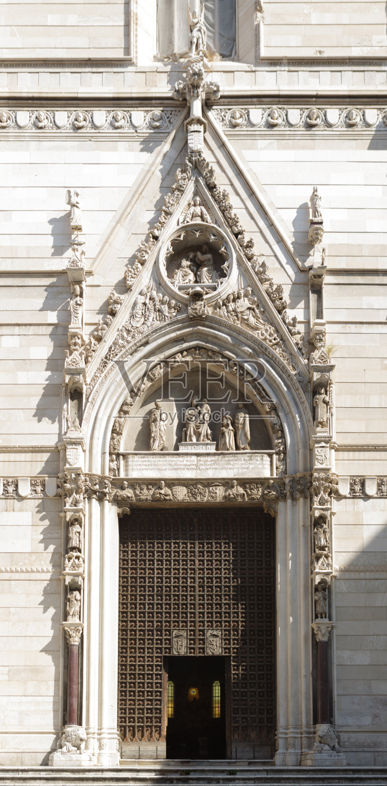 大教堂的入口。那不勒斯,意大利照片摄影图片