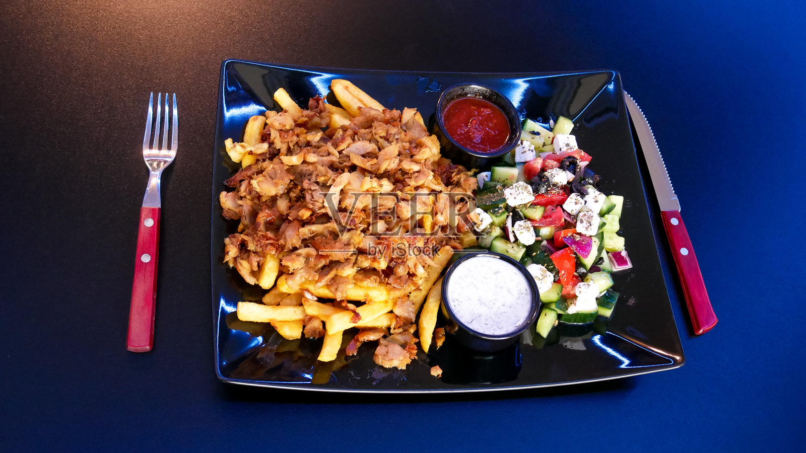 餐厅桌子上的陀螺照片摄影图片