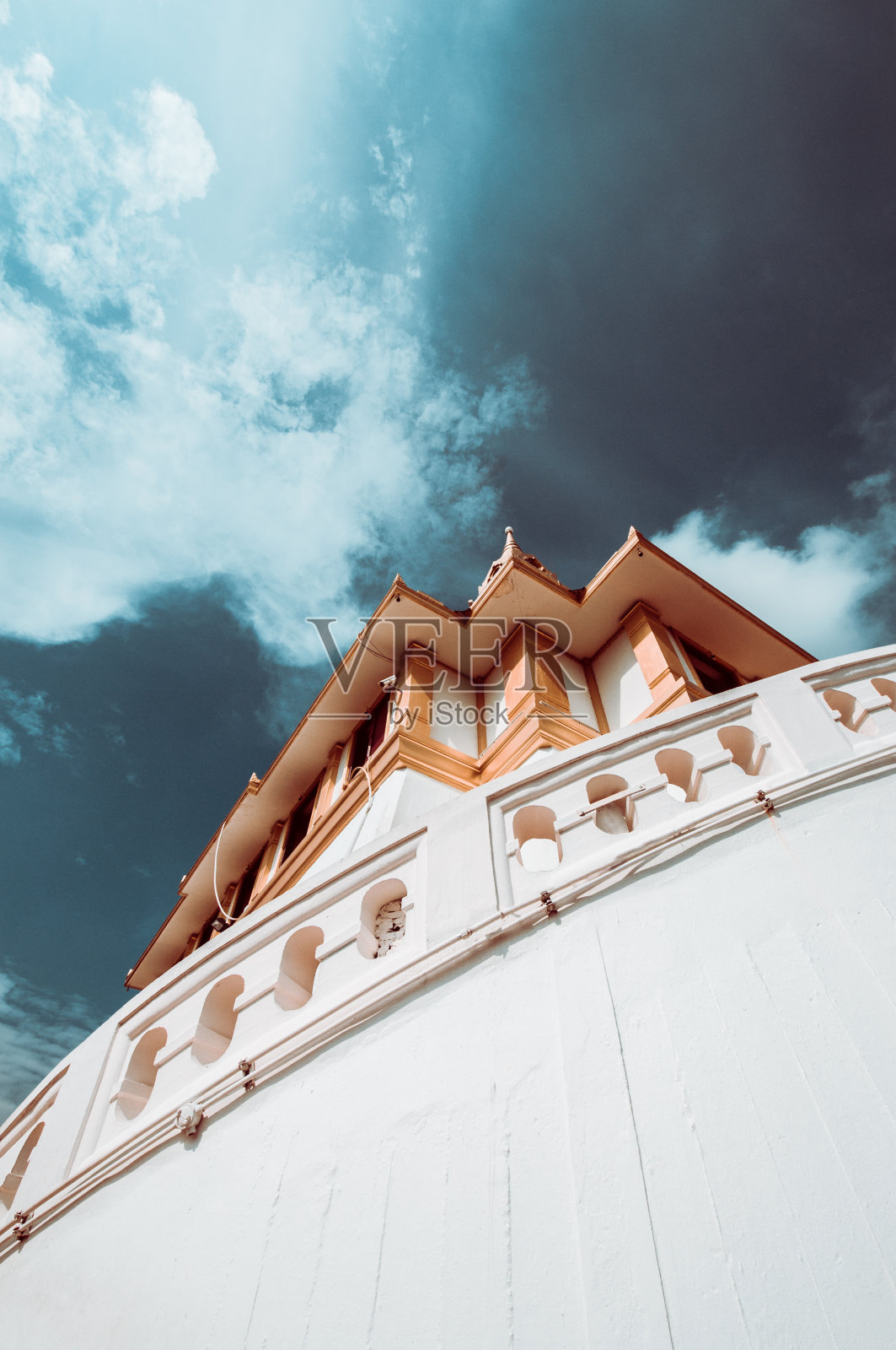 低角度的Wat塔在曼谷,泰国照片摄影图片