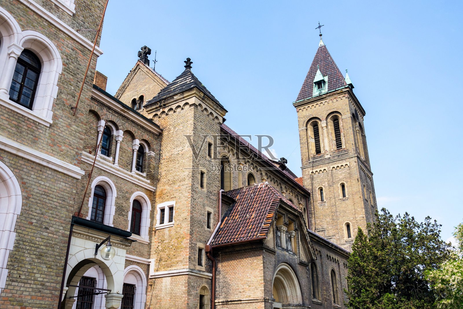 捷克共和国布拉格圣加百列教堂,本笃会修道会修道院,阳光明媚照片摄影图片