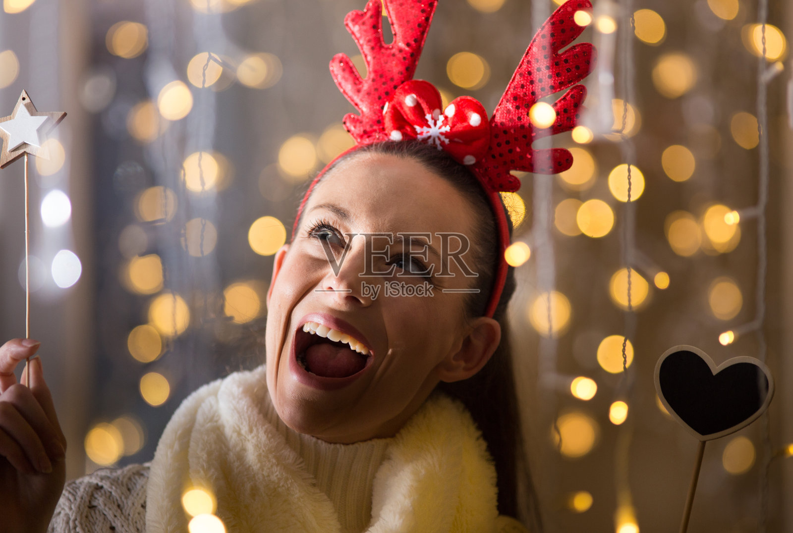 女孩庆祝除夕照片摄影图片