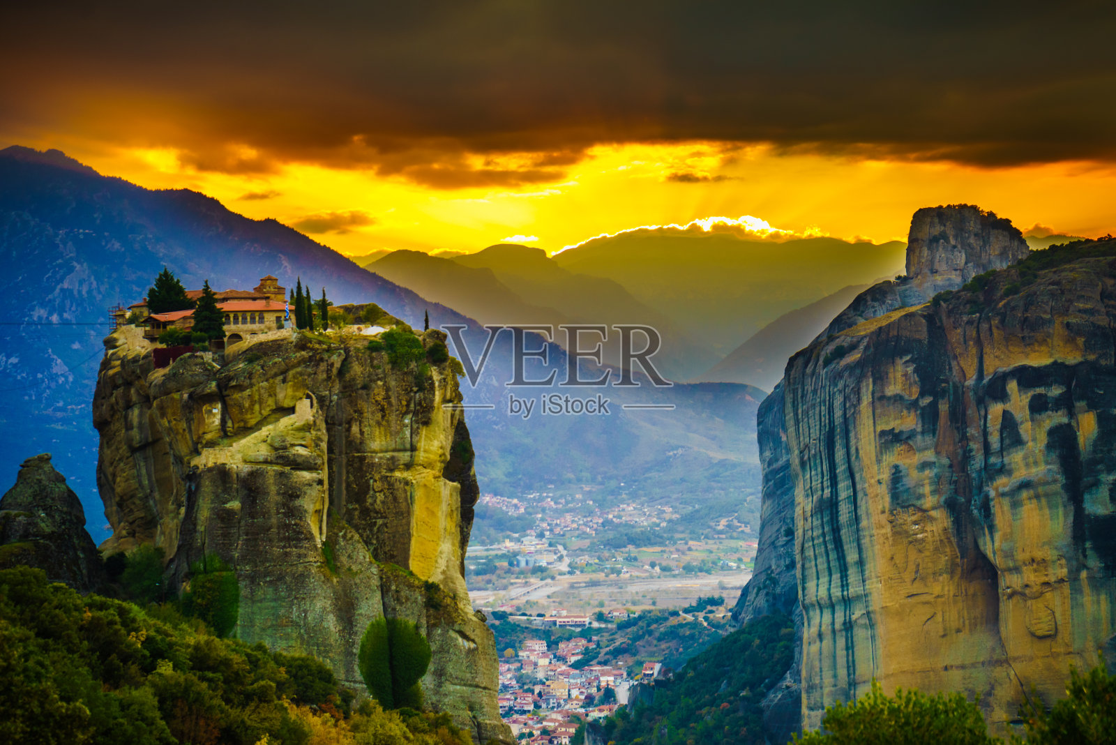 希腊迈特拉的三位一体修道院照片摄影图片