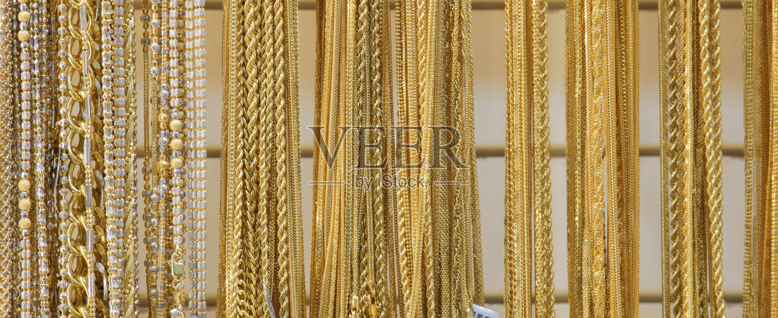 迪拜黄金市场上的金链照片摄影图片