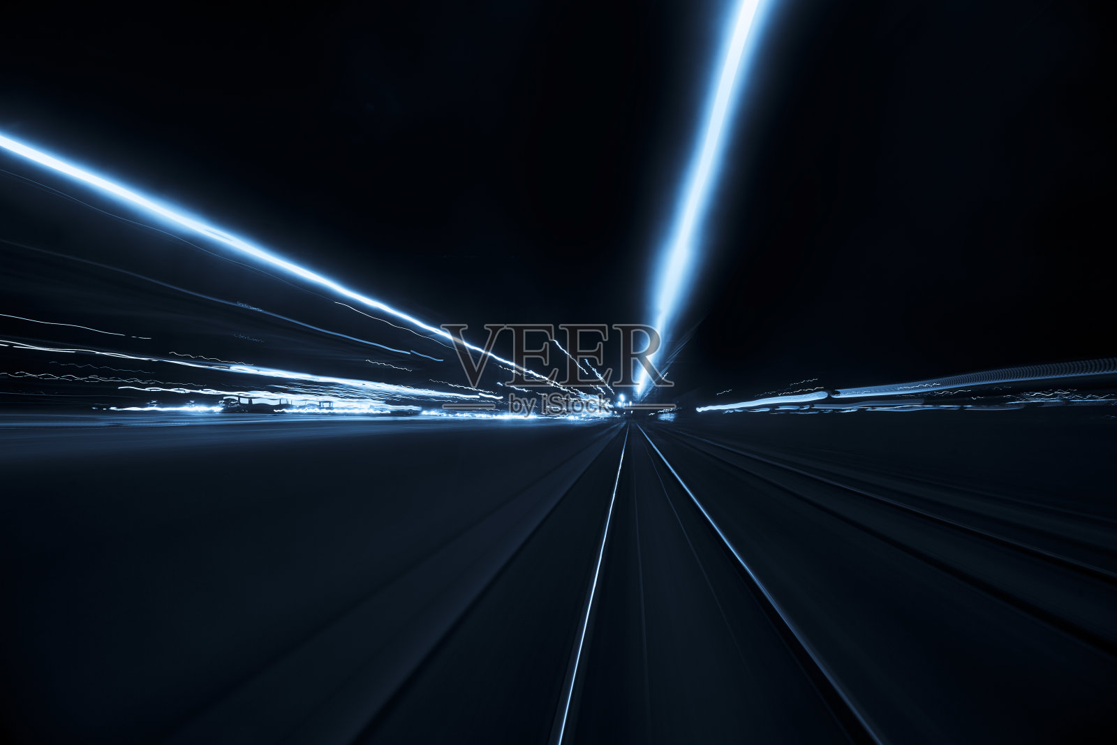 抽象的长曝光和模糊的城市灯光照片摄影图片