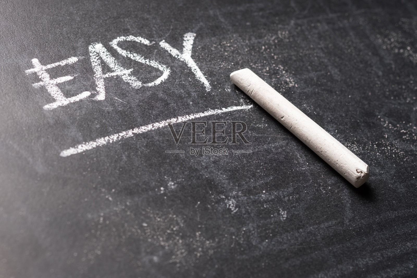 容易在黑板上照片摄影图片